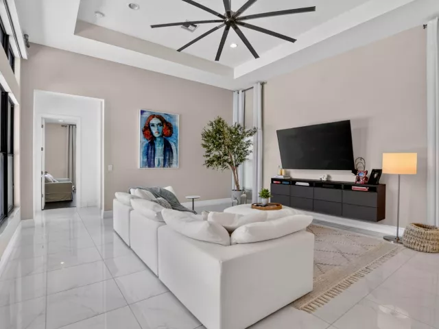 5-bedroom home for sale in Delray Beach - 16740 STRASBOURG Lane - MondialRealty
