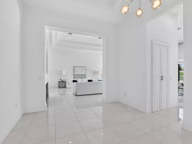 5-bedroom home for sale in Delray Beach - 16740 STRASBOURG Lane - MondialRealty