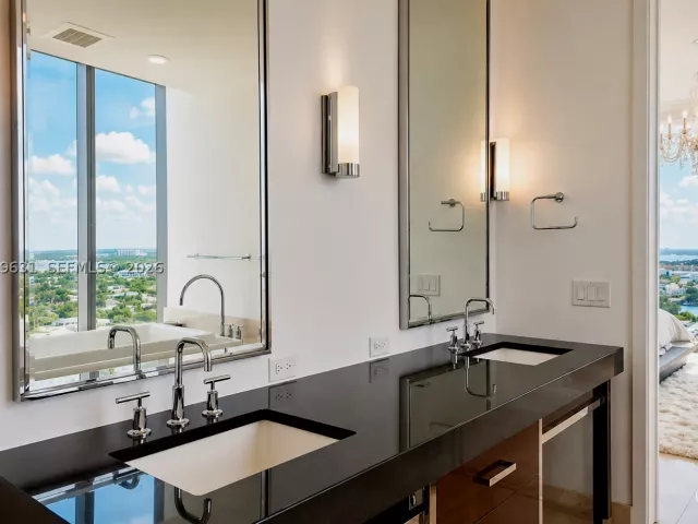 2-bedroom condo for rent in Bal Harbour - 9701 Collins Ave 1605S - MondialRealty