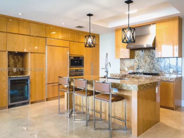 2-bedroom condo for rent in Bal Harbour - 9701 Collins Ave 1605S - MondialRealty