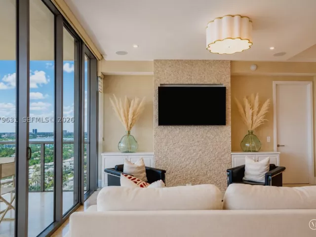 2-bedroom condo for rent in Bal Harbour - 9701 Collins Ave 1605S - MondialRealty
