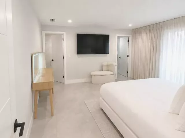 3-bedroom home for sale in Fort Lauderdale - 4919 SW 28th Avenue - MondialRealty