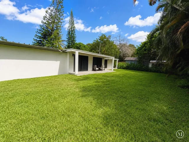3-bedroom home for sale in Fort Lauderdale - 4919 SW 28th Avenue - MondialRealty