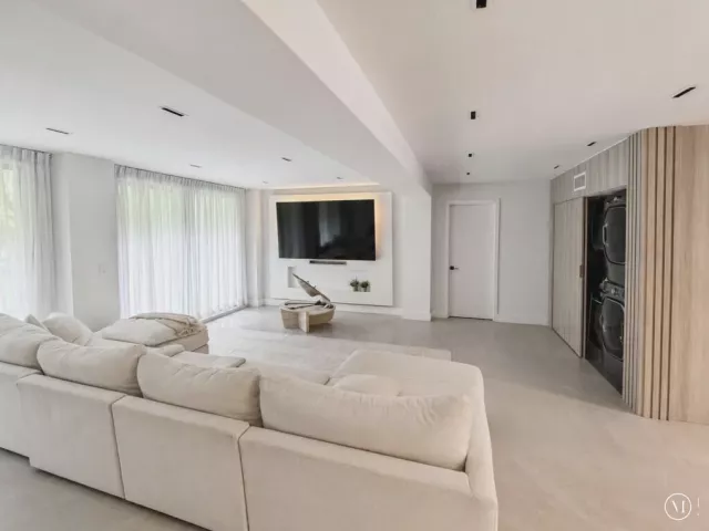 3-bedroom home for sale in Fort Lauderdale - 4919 SW 28th Avenue - MondialRealty