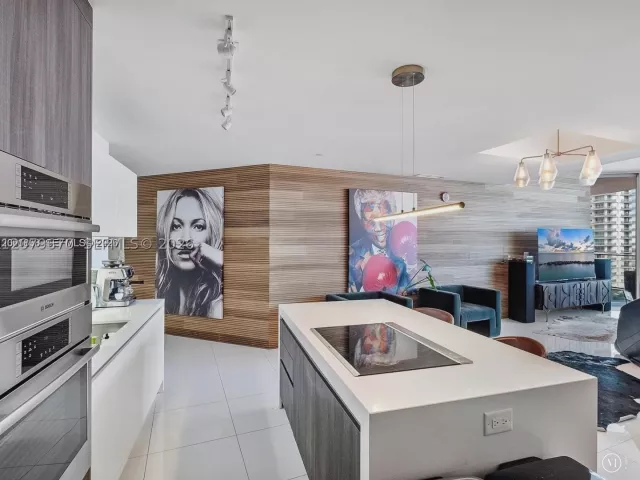 2-bedroom condo for rent in Miami - 851 NE 1st Ave 4109 - MondialRealty