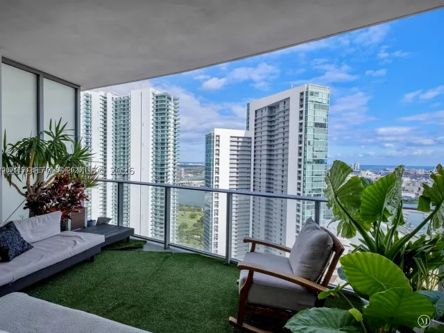 2-bedroom condo for rent in Miami - 851 NE 1st Ave 4109 - MondialRealty