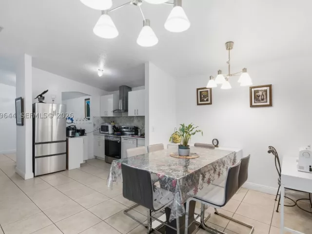 4-bedroom home for sale in Miami - 20752 SW 121st Ct - MondialRealty