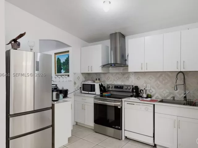4-bedroom home for sale in Miami - 20752 SW 121st Ct - MondialRealty