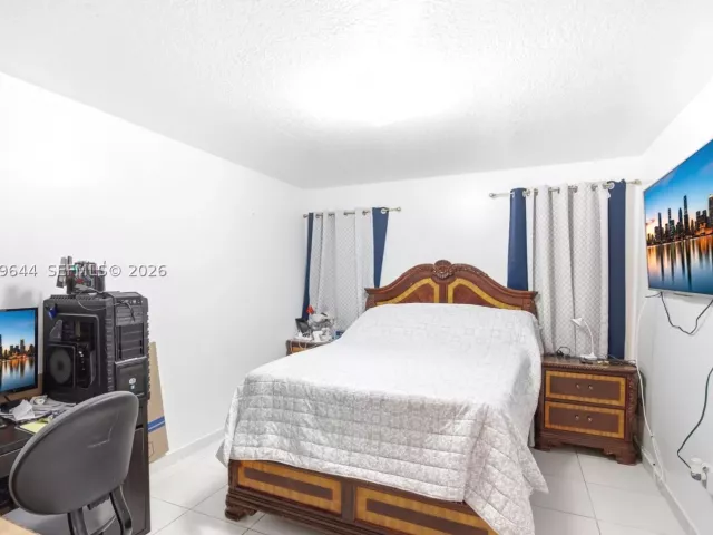 4-bedroom home for sale in Miami - 20752 SW 121st Ct - MondialRealty