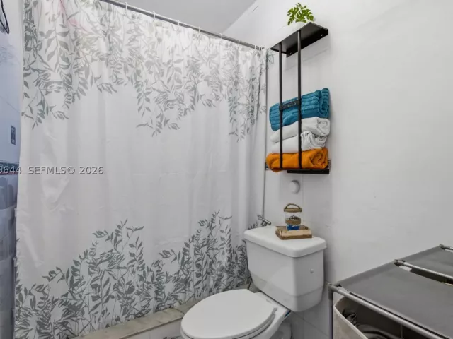 4-bedroom home for sale in Miami - 20752 SW 121st Ct - MondialRealty