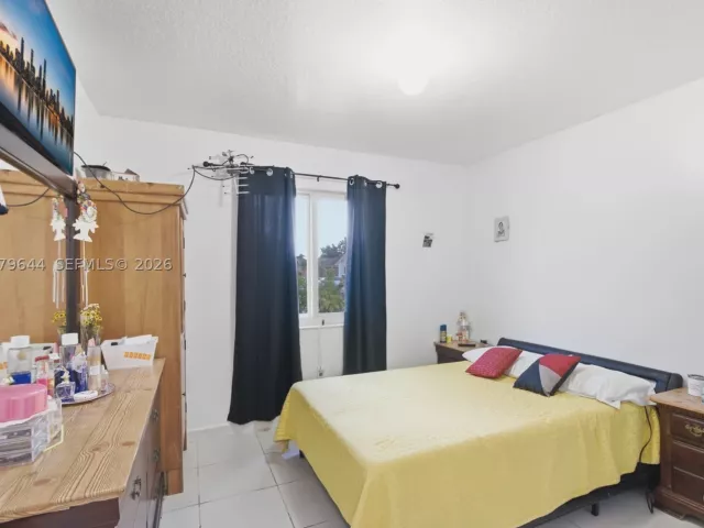 4-bedroom home for sale in Miami - 20752 SW 121st Ct - MondialRealty