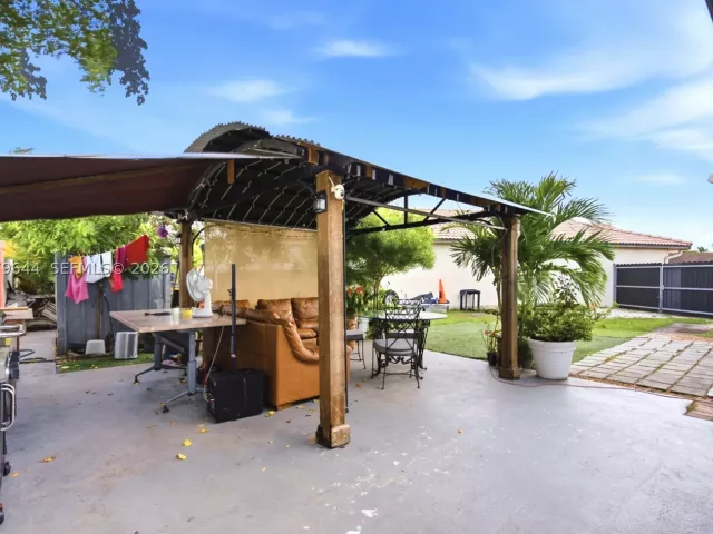 4-bedroom home for sale in Miami - 20752 SW 121st Ct - MondialRealty