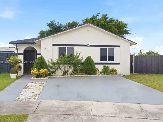 4-bedroom home for sale in Miami - 20752 SW 121st Ct - MondialRealty