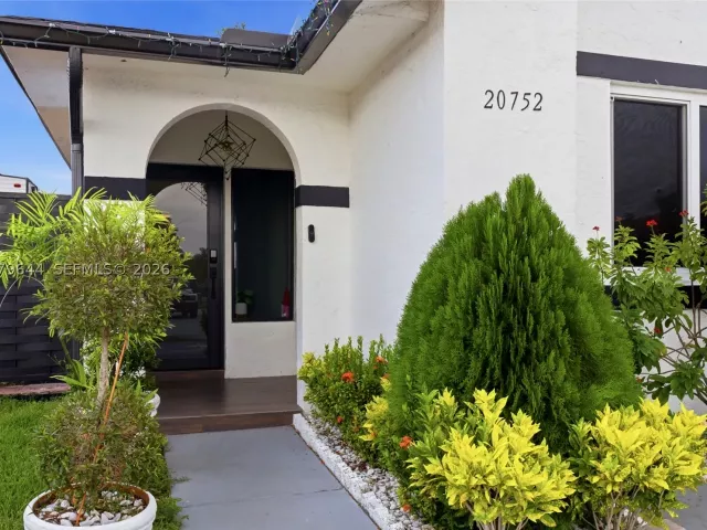 4-bedroom home for sale in Miami - 20752 SW 121st Ct - MondialRealty