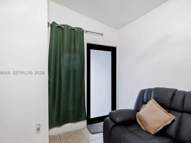 4-bedroom home for sale in Miami - 20752 SW 121st Ct - MondialRealty