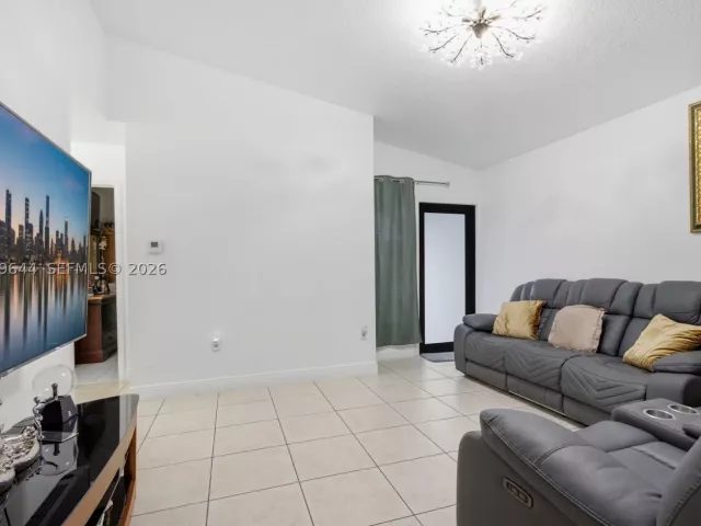 4-bedroom home for sale in Miami - 20752 SW 121st Ct - MondialRealty