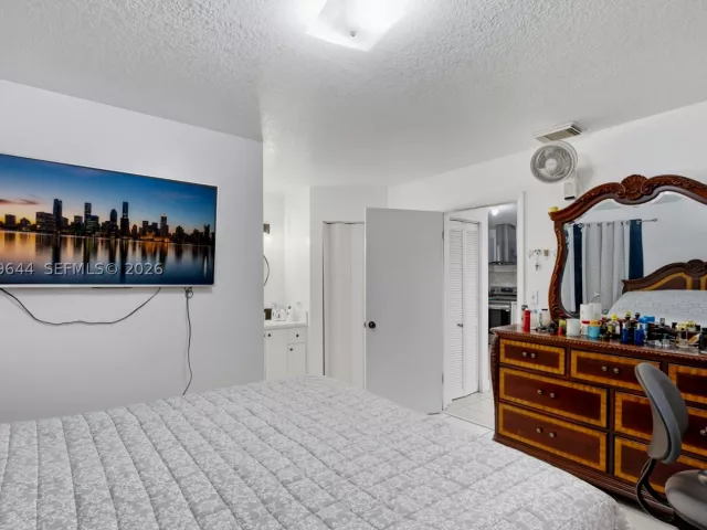 4-bedroom home for sale in Miami - 20752 SW 121st Ct - MondialRealty
