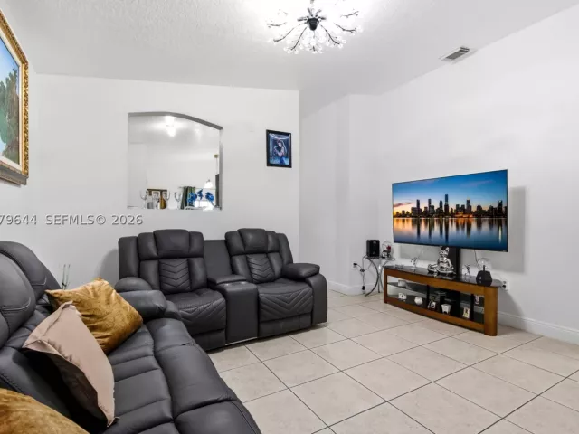 4-bedroom home for sale in Miami - 20752 SW 121st Ct - MondialRealty