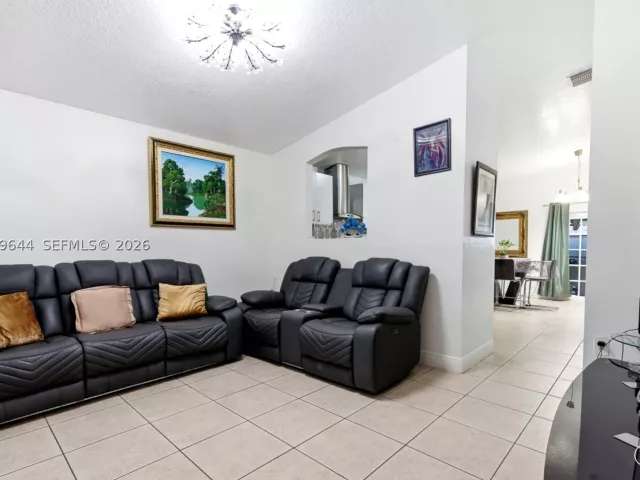 4-bedroom home for sale in Miami - 20752 SW 121st Ct - MondialRealty