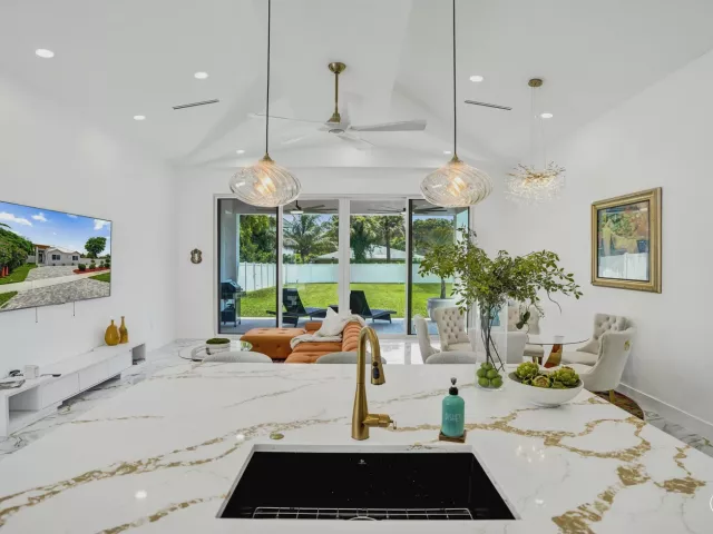 3-bedroom home for rent in Delray Beach - 202 SE 4TH Street - MondialRealty
