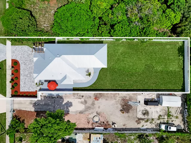 3-bedroom home for rent in Delray Beach - 202 SE 4TH Street - MondialRealty