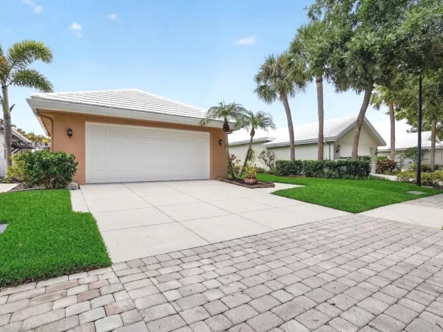 3-bedroom home for sale in West Palm Beach - 1115 Gator Trail - MondialRealty