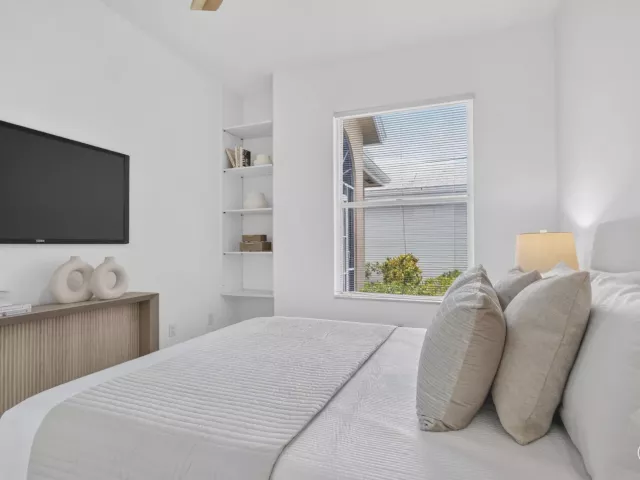 3-bedroom home for sale in West Palm Beach - 1115 Gator Trail - MondialRealty