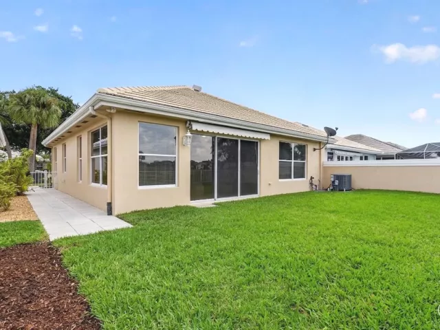 3-bedroom home for sale in West Palm Beach - 1115 Gator Trail - MondialRealty