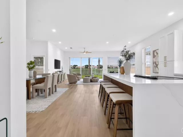 3-bedroom home for sale in West Palm Beach - 1115 Gator Trail - MondialRealty
