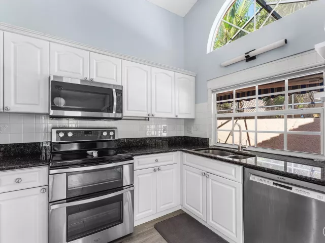 3-bedroom home for rent in Deerfield Beach - 559 NW 38TH Terrace - MondialRealty