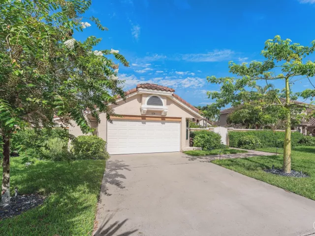 3-bedroom home for rent in Deerfield Beach - 559 NW 38TH Terrace - MondialRealty