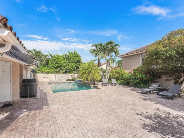 3-bedroom home for rent in Deerfield Beach - 559 NW 38TH Terrace - MondialRealty