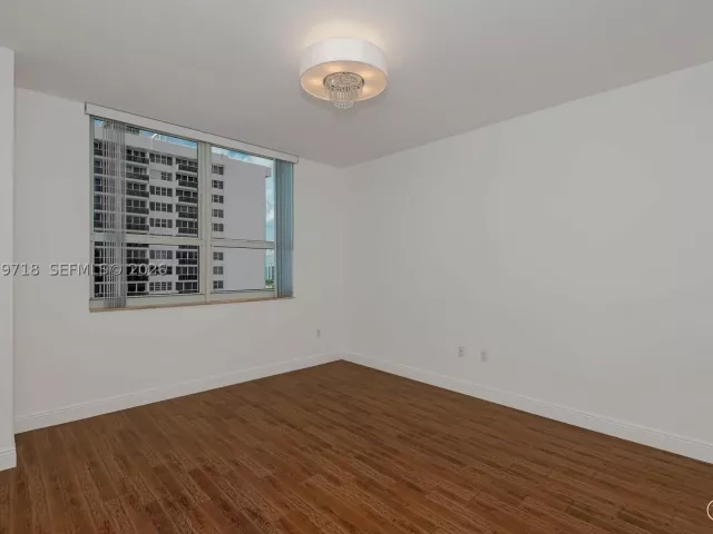 2-bedroom condo for rent in Hallandale Beach - 2080 S Ocean Dr MPH09 - MondialRealty