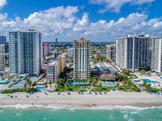 2-bedroom condo for rent in Hallandale Beach - 2080 S Ocean Dr MPH09 - MondialRealty