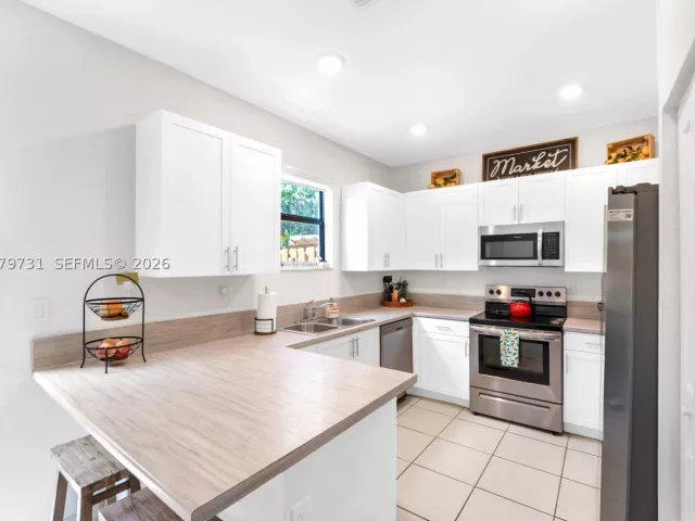 3-bedroom home for sale in Homestead - 13154 SW 233rd St - MondialRealty