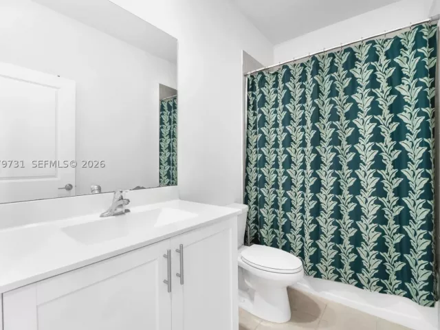 3-bedroom home for sale in Homestead - 13154 SW 233rd St - MondialRealty