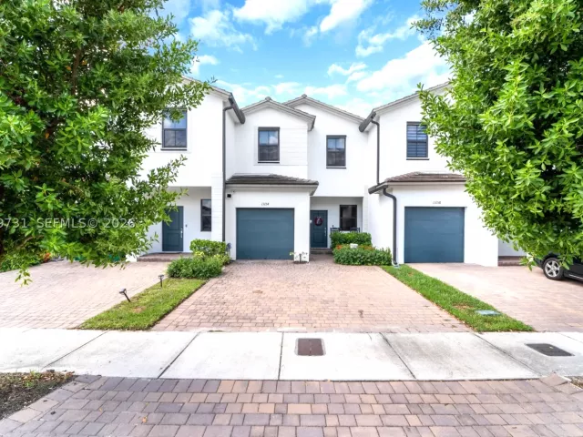 3-bedroom home for sale in Homestead - 13154 SW 233rd St - MondialRealty