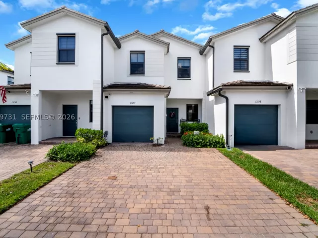 3-bedroom home for sale in Homestead - 13154 SW 233rd St - MondialRealty
