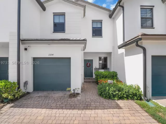 3-bedroom home for sale in Homestead - 13154 SW 233rd St - MondialRealty