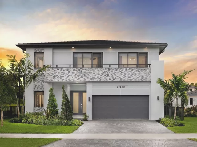 5-bedroom home for sale in Miami - 19662 NE 14th Ct - MondialRealty