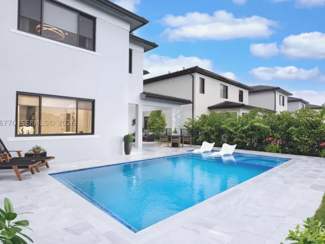 5-bedroom home for sale in Miami - 19662 NE 14th Ct - MondialRealty