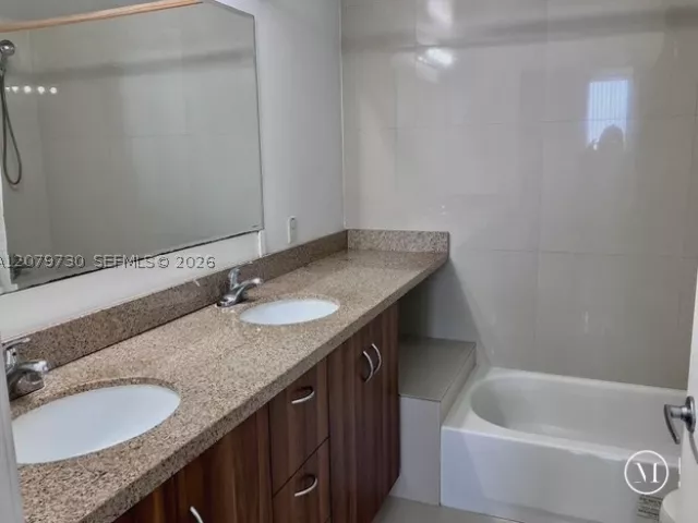 3-bedroom condo for rent in Miami - 601 NE 23rd St 1502 - MondialRealty