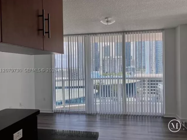 3-bedroom condo for rent in Miami - 601 NE 23rd St 1502 - MondialRealty