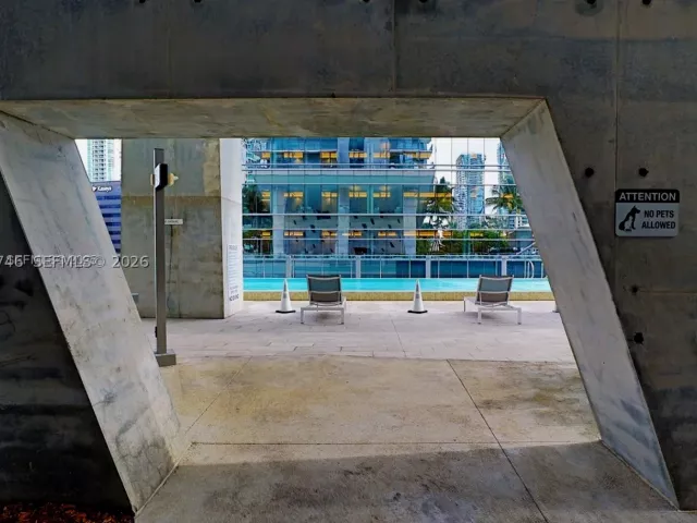 1-bedroom condo for rent in Miami - 68 SE 6th St 1008 - MondialRealty