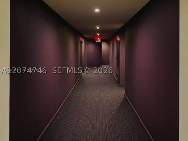 1-bedroom condo for rent in Miami - 68 SE 6th St 1008 - MondialRealty