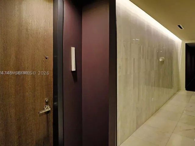 1-bedroom condo for rent in Miami - 68 SE 6th St 1008 - MondialRealty