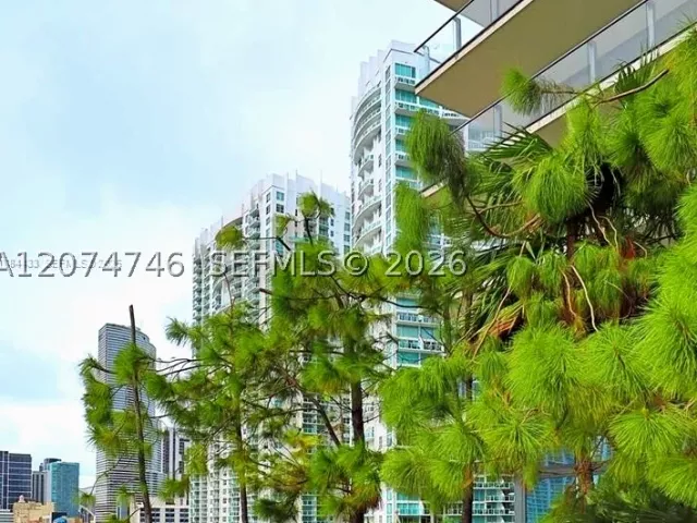 1-bedroom condo for rent in Miami - 68 SE 6th St 1008 - MondialRealty