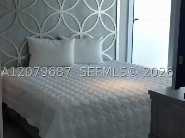 1-bedroom condo for rent in Sunny Isles Beach - 17001 Collins Ave 1603 - MondialRealty