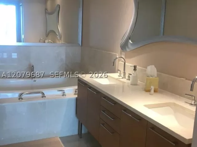 1-bedroom condo for rent in Sunny Isles Beach - 17001 Collins Ave 1603 - MondialRealty