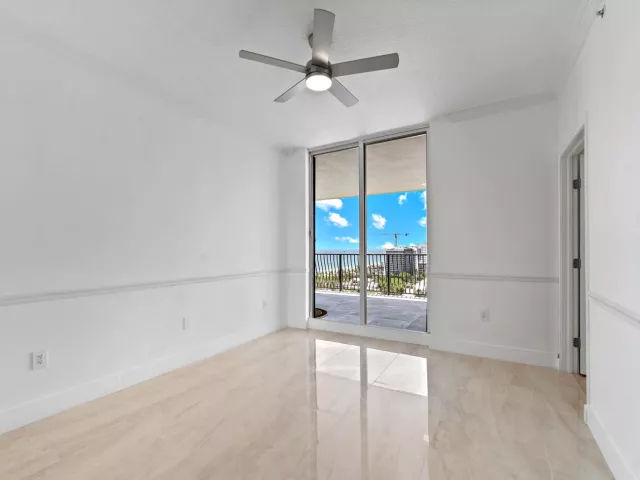 3-bedroom condo for sale in Fort Lauderdale - 100 S Birch Road 1604 - MondialRealty